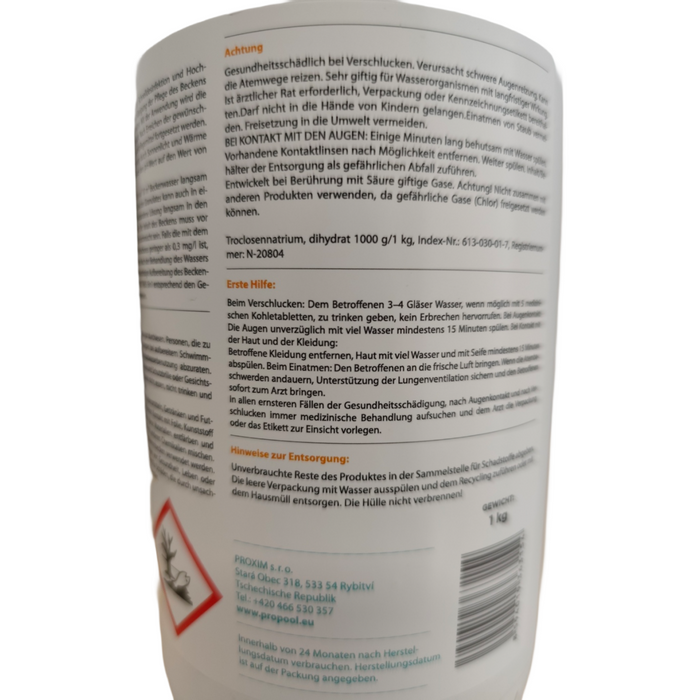Rückseite der Chlorgranulat Verpackung, zeigt Sicherheitshinweise und Anwendung für Wasserdesinfektion 💧🧴