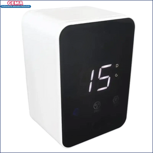 Weißer Cube mit digitalem Display für Hauswasserfilter mit Rückspülautomatik und Druckminderer